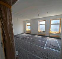 frisch renovierte DG-Wohnung, 3-4 Zimmer - Dessau-Roßlau