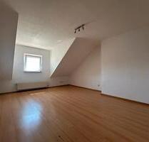 Charmante 4-Zimmer-Dachgeschosswohnung – sofort bezugsfrei! - Saarbrücken West