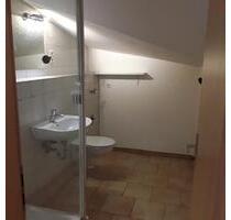 vermiete 1 Zimmer DG Wohnung in Traunstein mitte