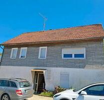 Sanierungsbedürftiges Einfamilienhaus mit großem Grundstück - Frankenberg (Eder)