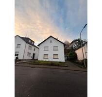 Haus zu vermieten - 1.100,00&nbsp;EUR Kaltmiete, ca.&nbsp; 120,00&nbsp;m&sup2; in Großrosseln (PLZ: 66352)