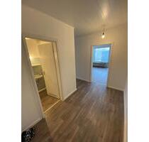 Großzügige, renovierte 4-Zi.-Wohnung 79 m² mit Balkon und Keller - Radevormwald