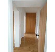 3 Zimmermit Balkon UND KÜCHE EINBAUSCHRÄNKE - Hackenheim