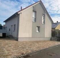 Modernes Haus. Ohne Makler. - 560.000,00 EUR Kaufpreis, ca.  123,00 m² in Jagsthausen (PLZ: 74249)