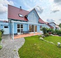 Freist. Einfamilienhaus am Zeilbaum, sofort beziehbar, Einbauküche, schöner Garten, Kachelofen... - Schweinfurt Haardt