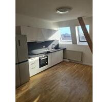 Frisch renovierte 2-Zimmer-Dachgeschosswohnung - Berlin Mitte