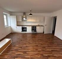 2 Zimmer Wohnung - 800,00 EUR Kaltmiete, ca.  72,00 m² in Crailsheim (PLZ: 74564)