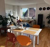 Dachgeschosswohnung 3,5 Zimmer,83 qm mit Kamin, Garage und Garten - Krefeld Hüls