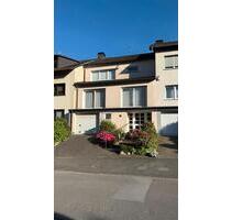 Haus zu vermieten - 1.550,00 EUR Kaltmiete, ca.  140,00 m² in Solingen (PLZ: 42653) Central