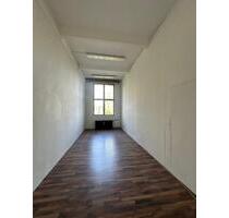 Ruhiges lichtdurchflutetes Atelier zum Innenhof des European Creative Centers - Berlin Pankow