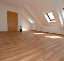 Seltene 4,5-Raum-Wohnung im Dachgeschoss – Wohnen im Grünen! ID:20706055 - Hohenstein-Ernstthal