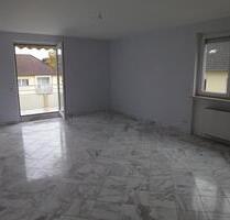 Großzügig geschnittene 2-Zimmer-Wohnung mit Balkon, EBK und Skyli - Frankfurt am Main Oberrad