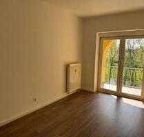 Moderne 3-Raum-Wohnung am Muldendamm, Balkon und Stellplatz inklusive - Zwickau Auerbach