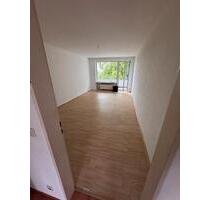 Helle, sanierte 1-Zimmer-Wohnung mit Balkon und TG-Stellplatz - Pinneberg