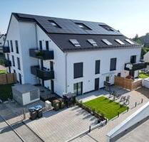 Helle Dachgeschosswohnung (3.5 Zimmer) mit Balkon & moderner EBK - Illerkirchberg