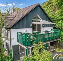 Wohnen wie im Haus: Stilvolle Maisonette mit Terrasse und Balkon - Quickborn