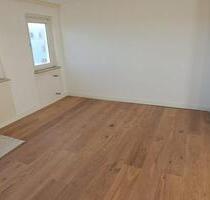 Frisch renovierte Dachgeschosswohnung mit Aussicht am Giersberg - Siegen