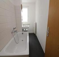 Pack die Badehose ein…helle 3-RW mit Wanne u. Balkon!!! - Freiberg