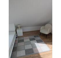 schönes, großes WG- Zimmer zur Zwischenmiete in Neu- Ulm - Neu-Ulm Ludwigsfeld