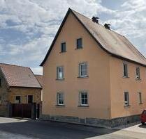Ehemaliger Bauernhof - 350.000,00 EUR Kaufpreis, ca.  240,00 m² in Oberschwarzach (PLZ: 97516)