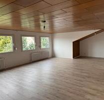 Großzügige Dachgeschosswohnung mit Balkon & Ausblick - Grafschaft