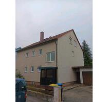 3-Zimmer-Dachgeschosswohnung, Gartenanteil, Garage & Stellplatz - Illertissen