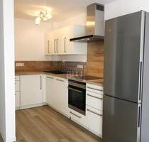 A+ WOHNUNG, neuwertig, schwellenfrei mit EBK, Balkon, Aufzug - Weingarten (Baden)