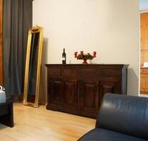 kleine Wohnung möbliert - 715,00 EUR Kaltmiete, ca.  715,00 m² in Köln (PLZ: 50733) Nippes