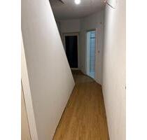 Frisch renovierte 2 ZKB Dachgeschosswohnung. Balkon+Stellplatz - Heusweiler