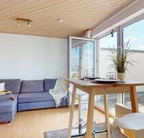 Möblierte 1-Zimmer-DG-Wohnung mit Dachterrasse, Küche, Stellplatz - Stuttgart Zuffenhausen