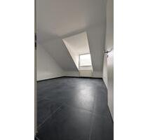 Moderne, geräumige Dachgeschosswohnung in Toplage - Bonn Beuel-Mitte