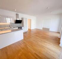 !! Diese Vier-Zimmer-Traumwohnung in bester Citylage erwartet Sie !! + EBK + Balkon + Stellplatz - Berlin Mitte
