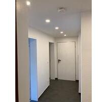 Moderne 3-Zimmer-Wohnung mit Balkon, Garage - Stuttgart Luginsland