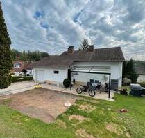 Freistehendes Einfamilienhaus in ruhiger Lage mit großem Garten - Marburg