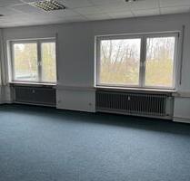 Ruhige Lage, helle Büroflächen in Wiesbaden