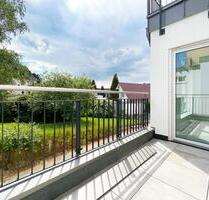 Hell. Modern. Zuhause. Neuwertige 3-Zimmer-Wohnung mit Balkon, Keller & Aufzug in Burscheid