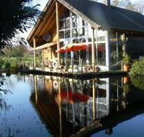 Traunhaftes Holzhaus mit See - 1.850,00 EUR Kaltmiete, in Bottrop (PLZ: 46244) Feldhausen