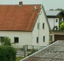 Vermiete älteres Einfamilienhaus, Garten, Garagen - Dingolfing
