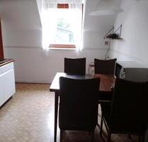 Verm.Möbl.zu Nov.25. an DT. ruhig Mieter. männl. NR . - Weitefeld