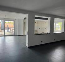 Schöne 2-Zimmer-Wohnung mit Terrasse & Kamin – ca. 150 m² - Wetzlar
