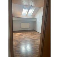 3 Zimmer Wohnung Nierstein - 1.600,00 EUR Kaltmiete, ca.  80,00 m² in Alzey (PLZ: 55232)