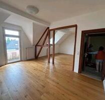 Charmante 2,5 Zimmerwohnung in Eller mit schöner Dachbalkenoptik - Düsseldorf Stadtbezirk 8