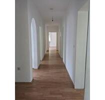 Top 3,5-Zimmer-Whg mit EBK, Balkon und Garage in ruhiger Lage - Heppenheim (Bergstraße)