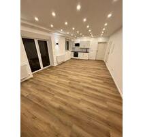 Renovierte, moderne Wohnung mit Terrasse in Schiffweiler - Neunkirchen