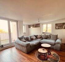 Helle 2,5 Zi-Wohnung mit Balkon und Tiefgaragenstellplatz in Leon - Leonberg
