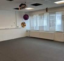 Büro, Kursraum, Praxisraum, o.ä. in Wetzlar-Garbenheim zu Vermieten!