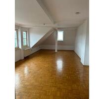Traumhafte Dachgeschosswohnung in zentraler Lage in Bad Wildungen!