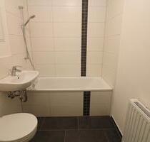 XXL 3-RW mit großem Wohnzimmer Wanne u. Balkon!!! - Freiberg