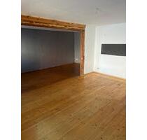 Schöne 125 m2 vier Raum Wohnung mit zwei Bädern in Sdh Jecha - Sondershausen