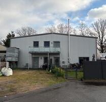 Gewerbe Halle mit großer Betriebsleiter Wohnung - Schmalfeld